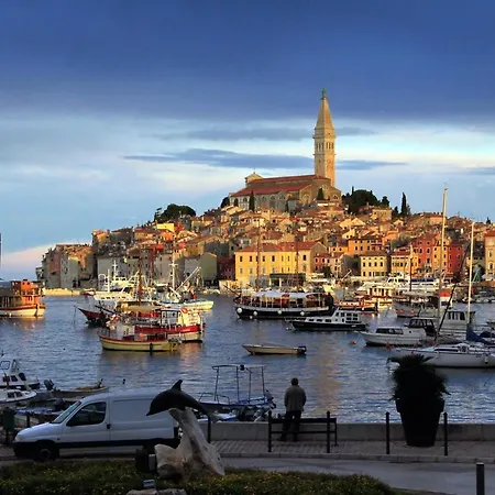 With A Parking Space - 20535 Rovinj